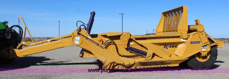 image for item J7702 2012 K-tec 1233 scraper