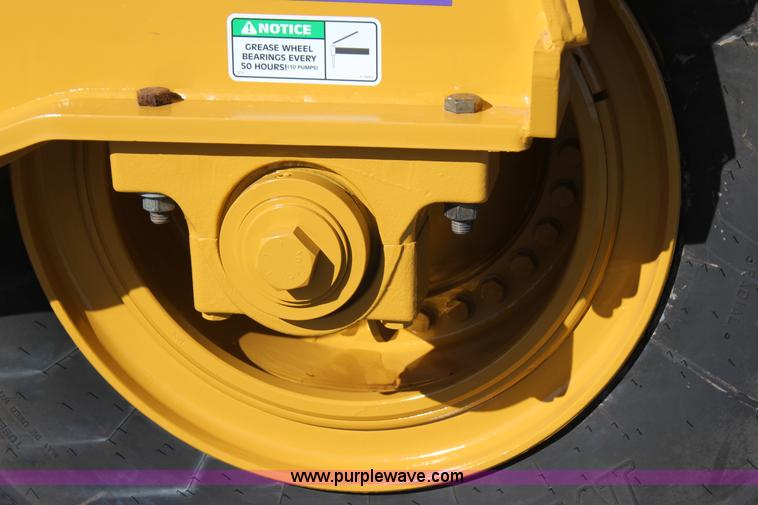 image for item J7702 2012 K-tec 1233 scraper