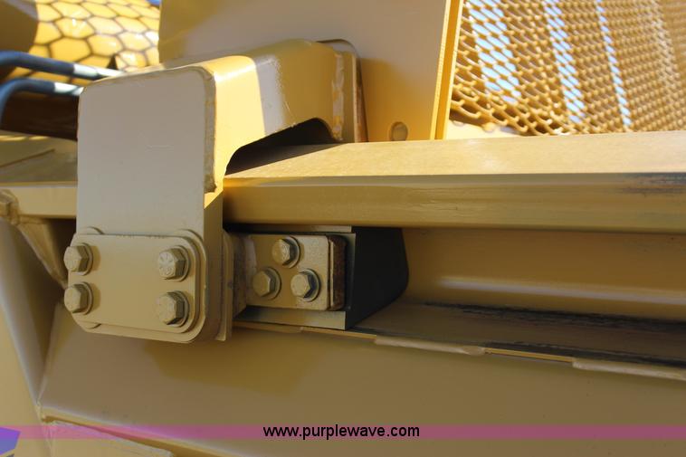 image for item J7702 2012 K-tec 1233 scraper