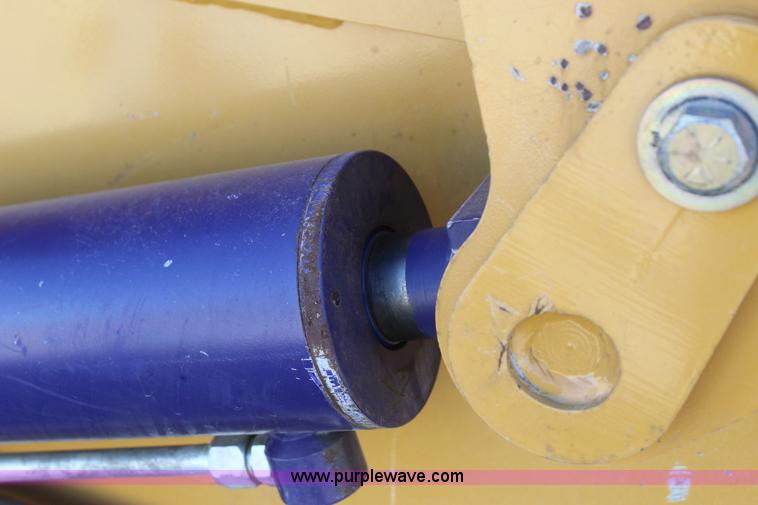 image for item J7702 2012 K-tec 1233 scraper