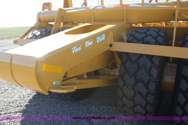 image for item J7702 2012 K-tec 1233 scraper