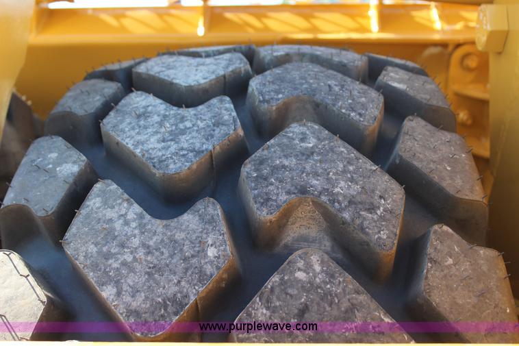 image for item J7702 2012 K-tec 1233 scraper