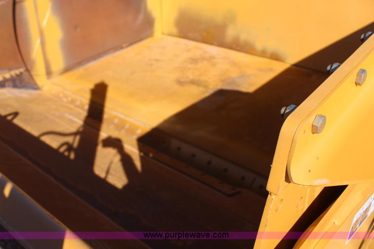 image for item J7702 2012 K-tec 1233 scraper