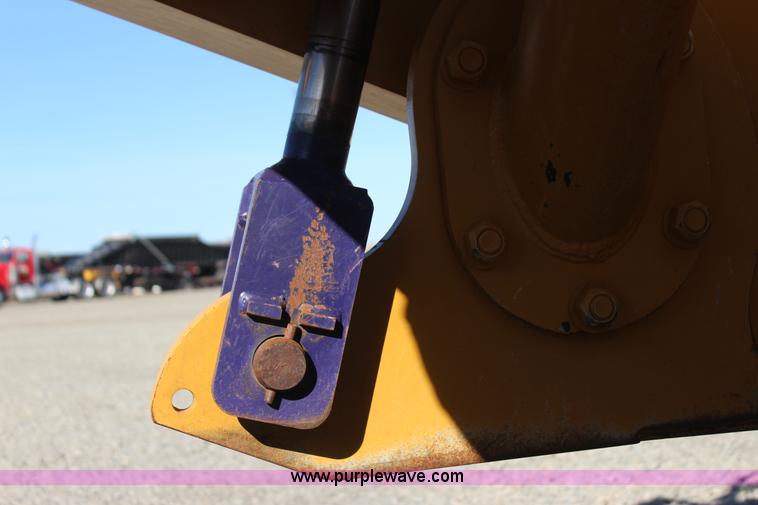 image for item J7702 2012 K-tec 1233 scraper