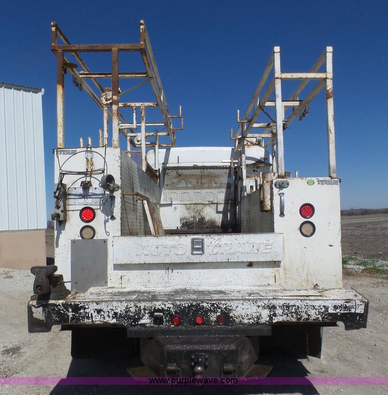 image for item J8965 2006 Freightliner Business Class M2 service truck