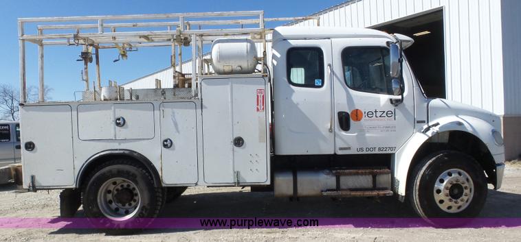 image for item J8965 2006 Freightliner Business Class M2 service truck