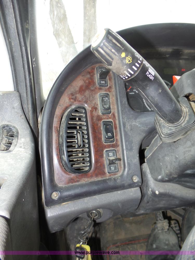 image for item J8965 2006 Freightliner Business Class M2 service truck