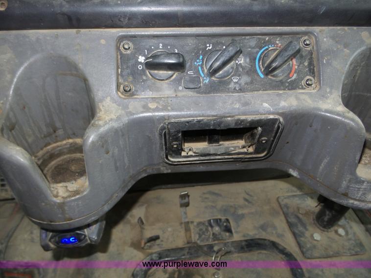 image for item J8965 2006 Freightliner Business Class M2 service truck