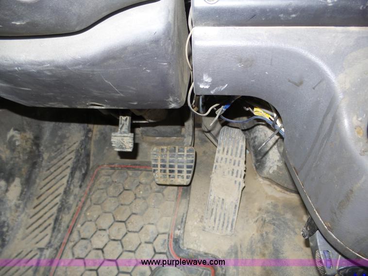 image for item J8965 2006 Freightliner Business Class M2 service truck