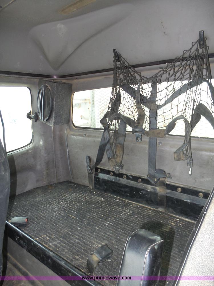 image for item J8965 2006 Freightliner Business Class M2 service truck