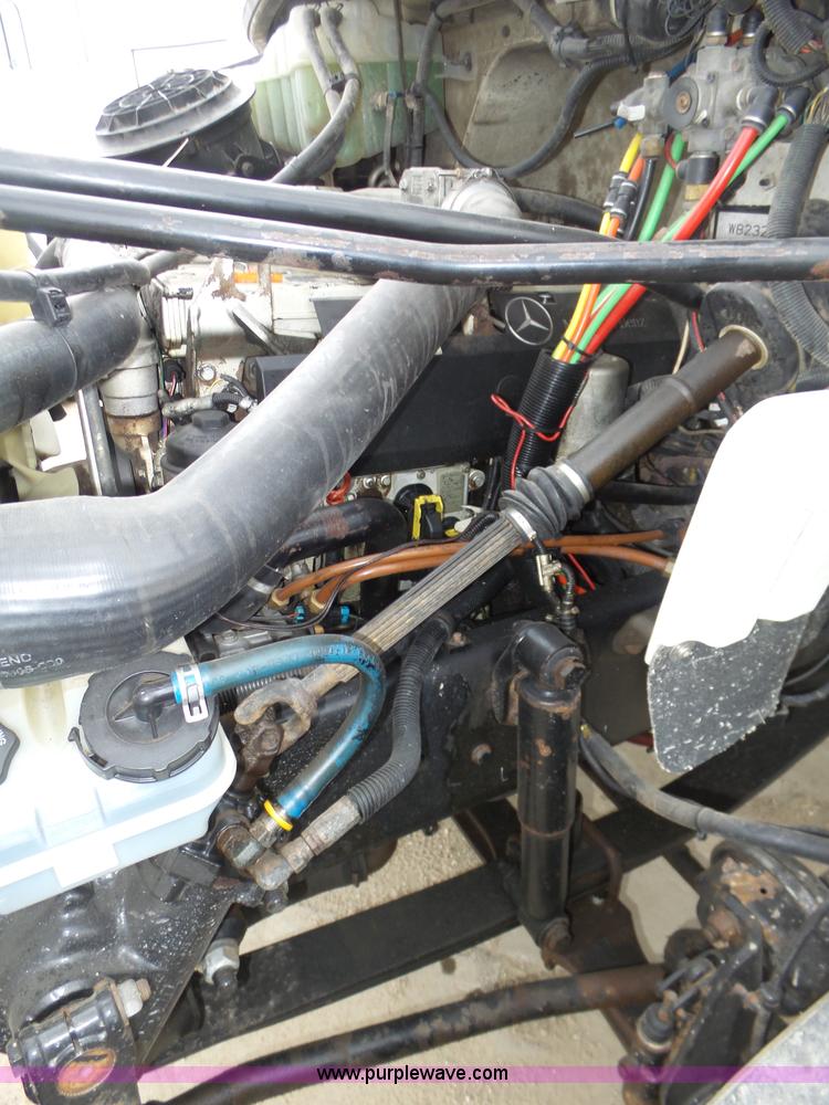 image for item J8965 2006 Freightliner Business Class M2 service truck