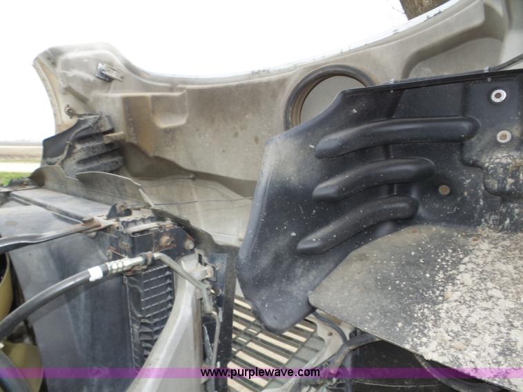 image for item J8965 2006 Freightliner Business Class M2 service truck