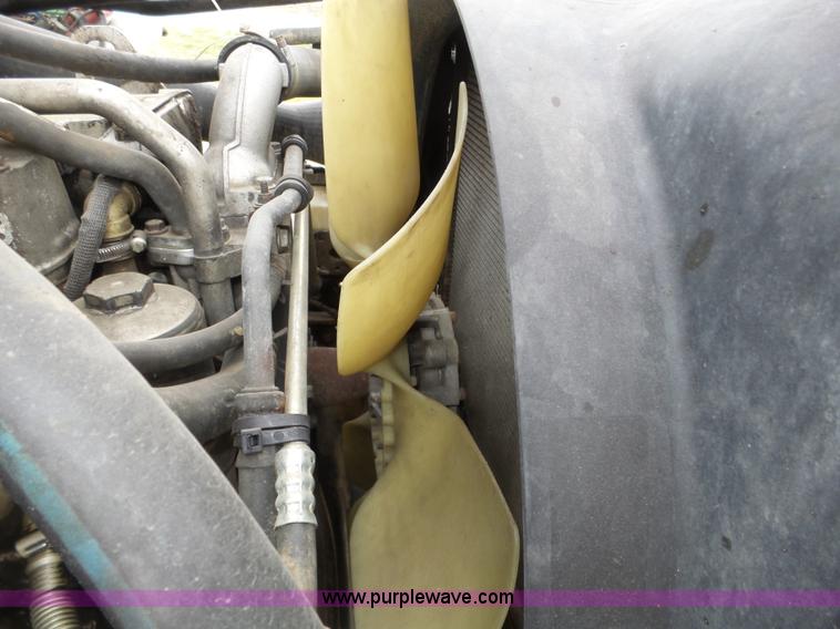 image for item J8965 2006 Freightliner Business Class M2 service truck