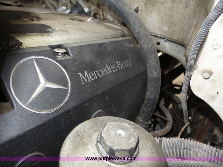 image for item J8965 2006 Freightliner Business Class M2 service truck