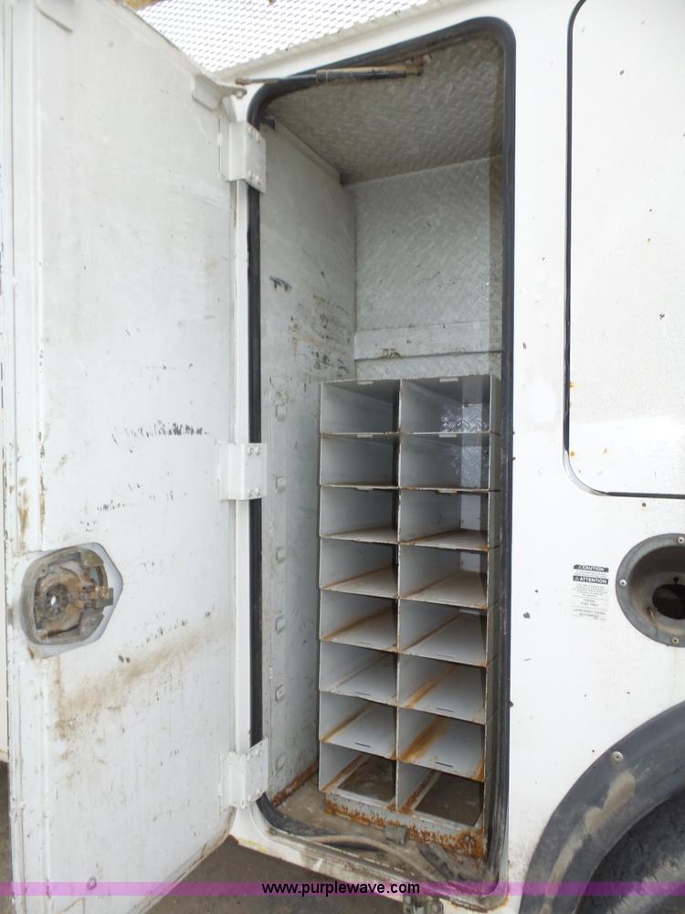 image for item J8965 2006 Freightliner Business Class M2 service truck