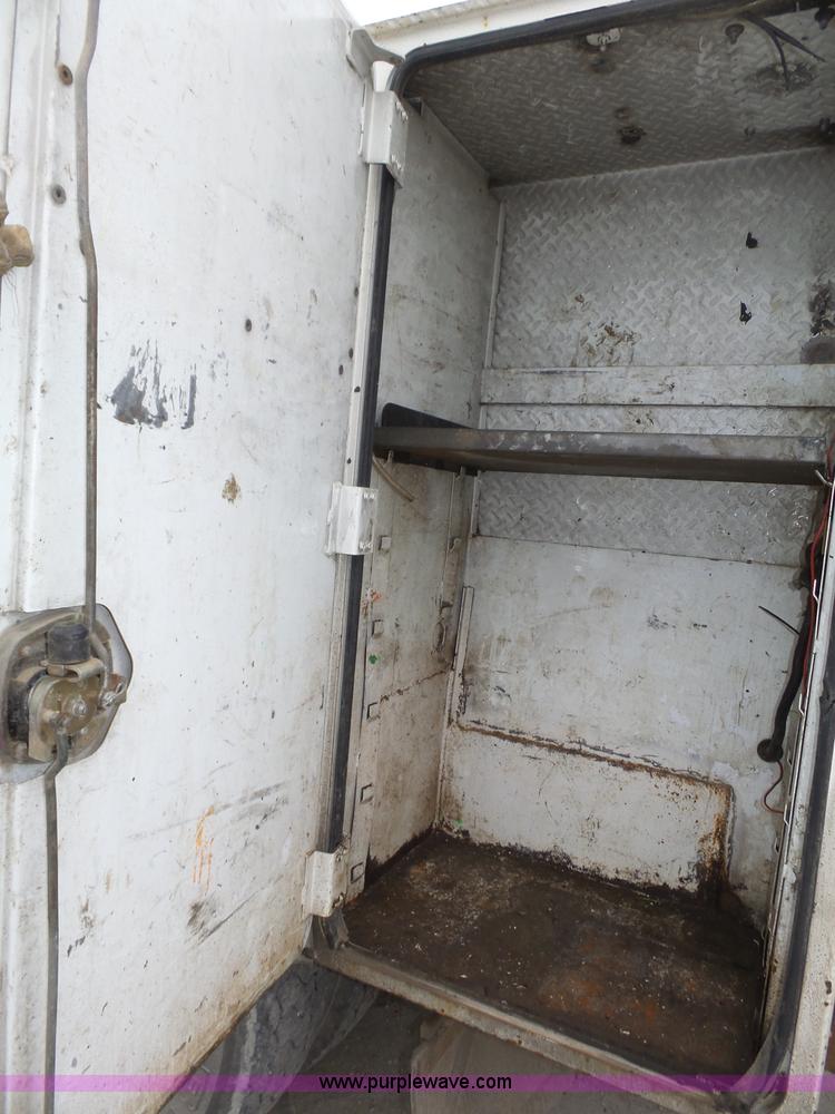 image for item J8965 2006 Freightliner Business Class M2 service truck