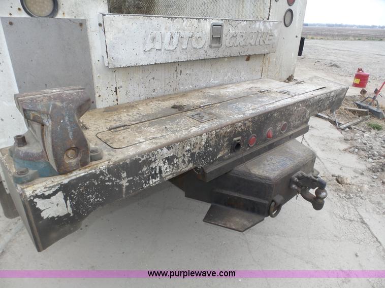 image for item J8965 2006 Freightliner Business Class M2 service truck