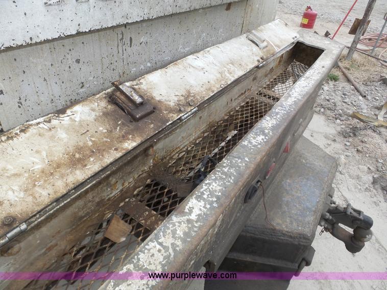 image for item J8965 2006 Freightliner Business Class M2 service truck