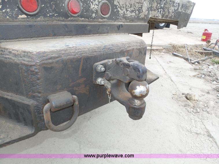 image for item J8965 2006 Freightliner Business Class M2 service truck