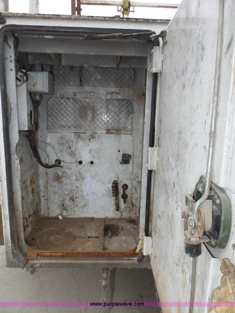 image for item J8965 2006 Freightliner Business Class M2 service truck