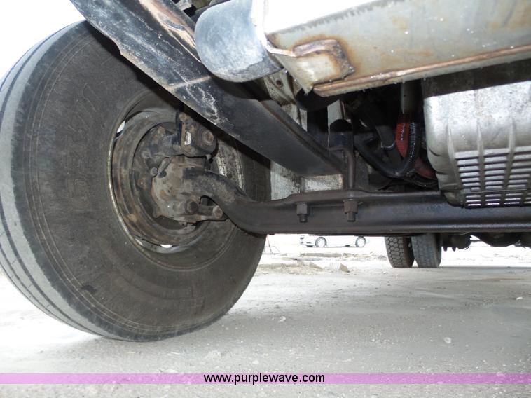 image for item J8965 2006 Freightliner Business Class M2 service truck