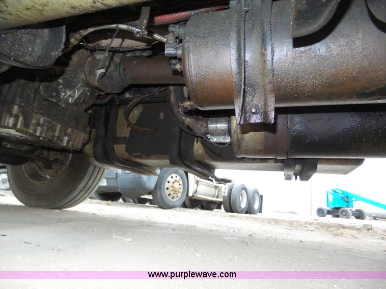 image for item J8965 2006 Freightliner Business Class M2 service truck