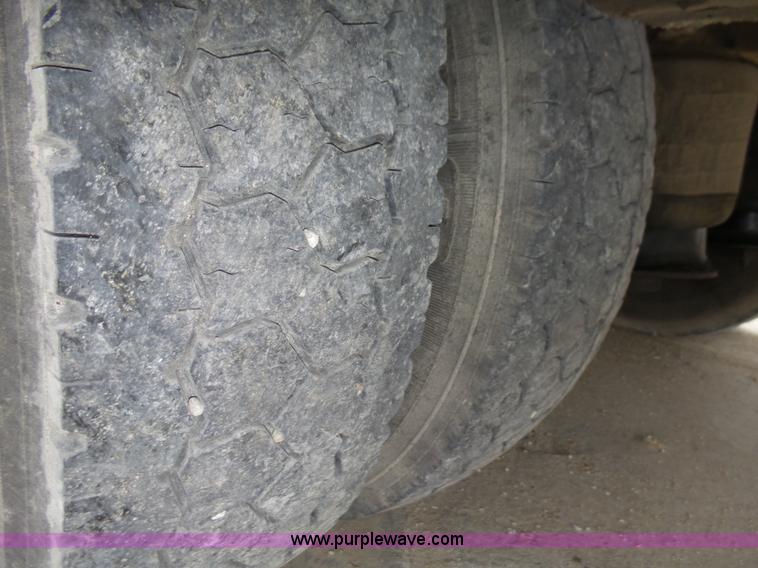 image for item J8965 2006 Freightliner Business Class M2 service truck