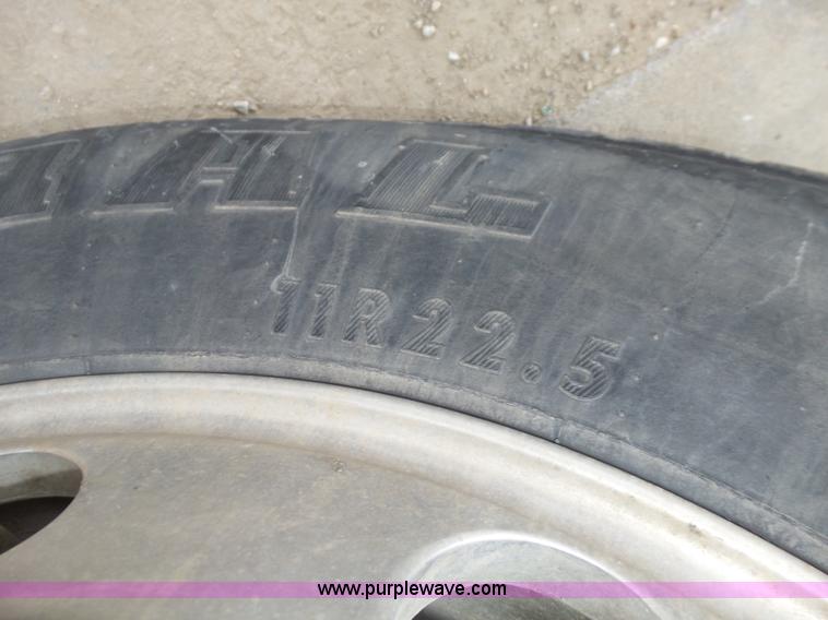 image for item J8965 2006 Freightliner Business Class M2 service truck