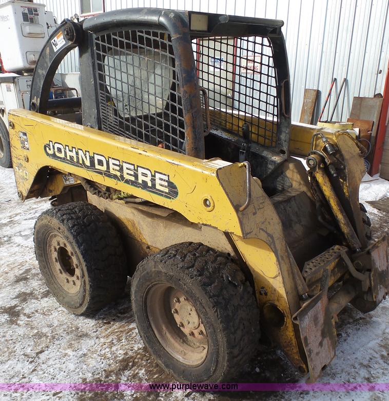 image for item K4573 1999 John Deere 240 skid steer