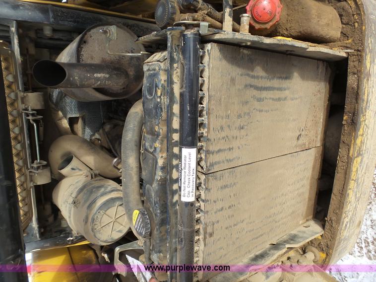 image for item K4573 1999 John Deere 240 skid steer