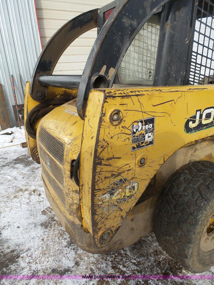 image for item K4573 1999 John Deere 240 skid steer