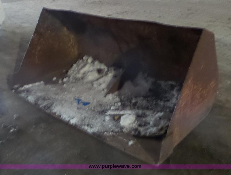 image for item K4573 1999 John Deere 240 skid steer