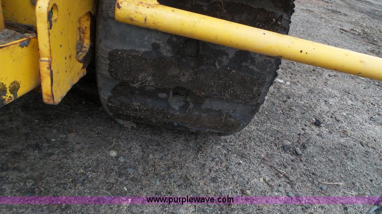 image for item K4628 2013 Salsco Trackpaver TP411 asphalt paver