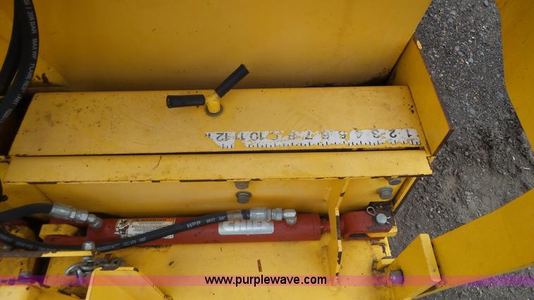 image for item K4628 2013 Salsco Trackpaver TP411 asphalt paver