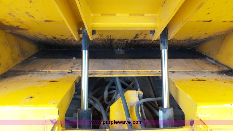 image for item K4628 2013 Salsco Trackpaver TP411 asphalt paver