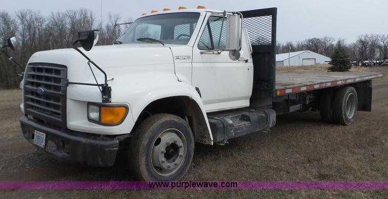 image for item K4632 1998 Ford F800 flatbed truck