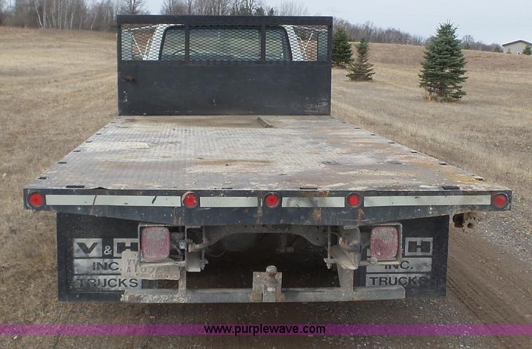 image for item K4632 1998 Ford F800 flatbed truck