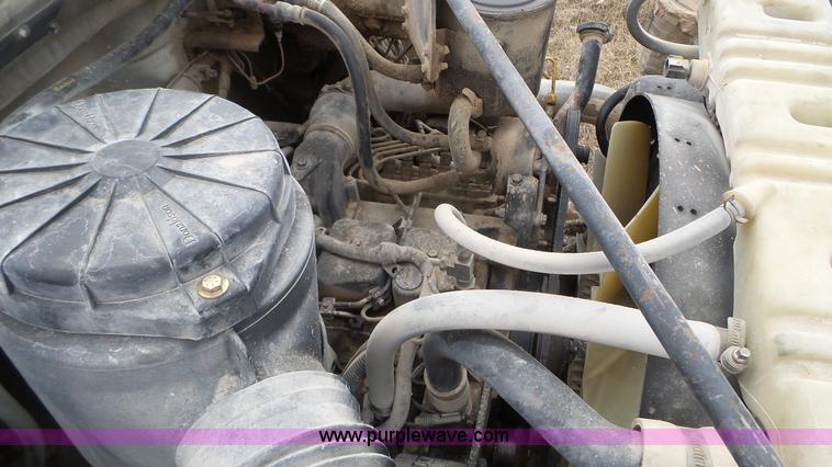 image for item K4632 1998 Ford F800 flatbed truck