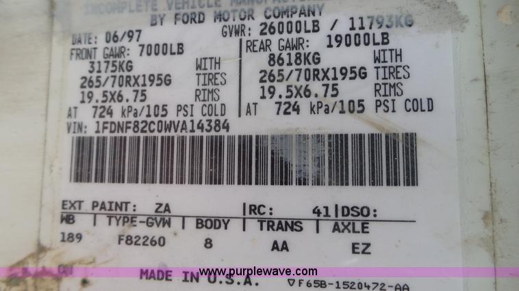 image for item K4632 1998 Ford F800 flatbed truck