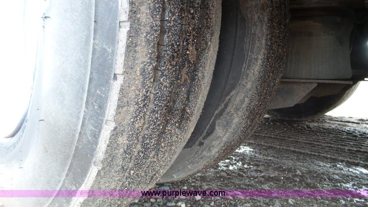 image for item K4633 2001 Trail King TK70HT drop deck hydra tail trailer