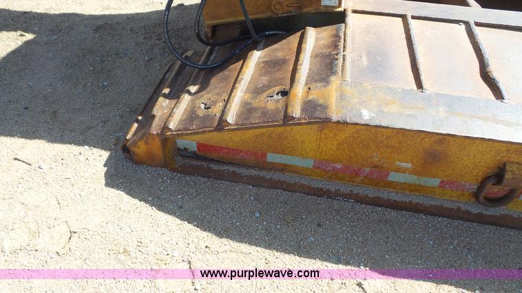 image for item K5029 1987 Load King PHD70/90-3 equipment trailer