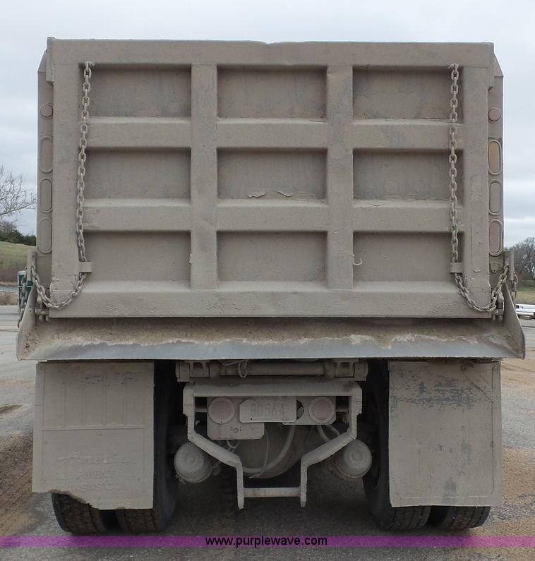 image for item K5118 2008 Sterling L9500 dump truck