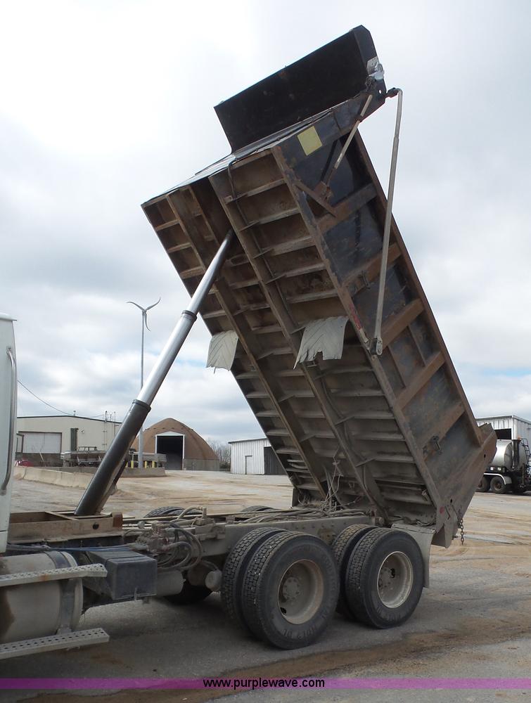 image for item K5118 2008 Sterling L9500 dump truck