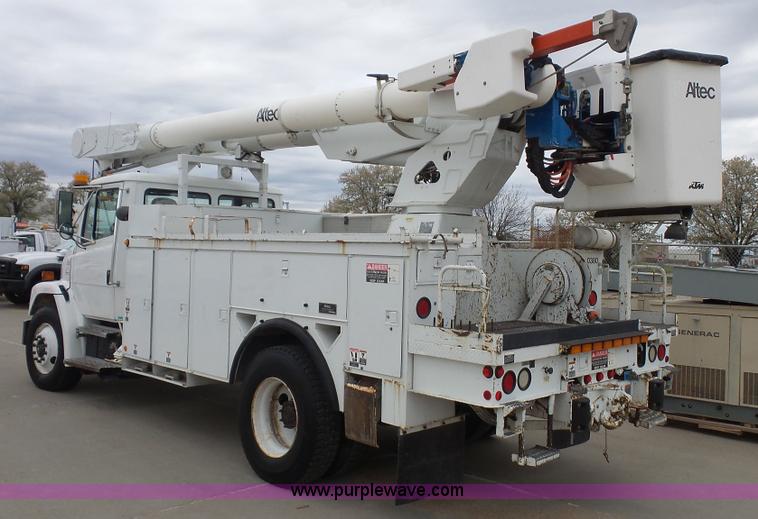 image for item K5150 2001 Freightliner FL70 bucket truck