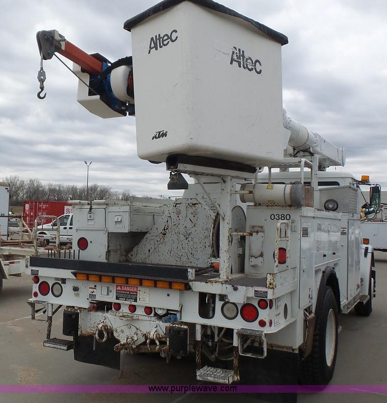 image for item K5150 2001 Freightliner FL70 bucket truck