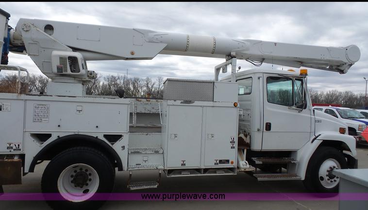 image for item K5150 2001 Freightliner FL70 bucket truck