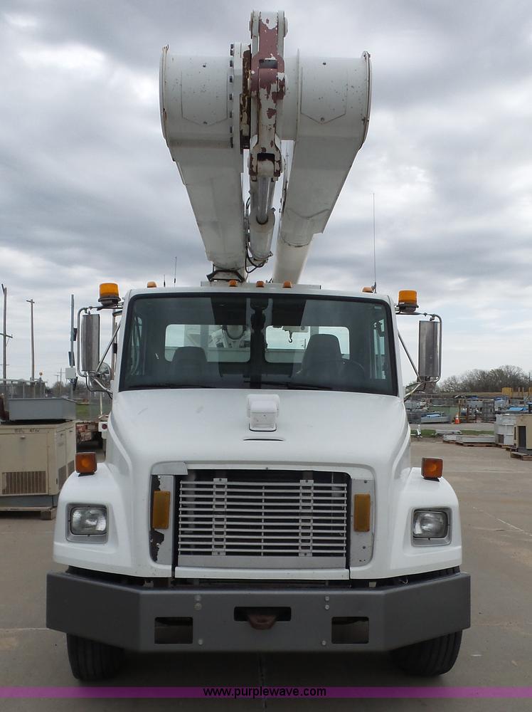 image for item K5150 2001 Freightliner FL70 bucket truck