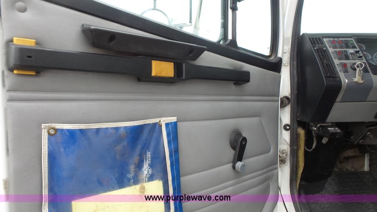 image for item K5150 2001 Freightliner FL70 bucket truck