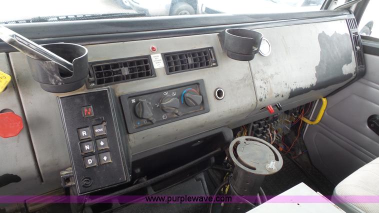 image for item K5150 2001 Freightliner FL70 bucket truck