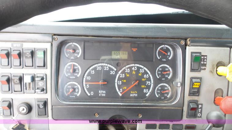 image for item K5150 2001 Freightliner FL70 bucket truck